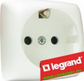 Legrand (легранд) Oteo 86129 - Розетка с заземлением 16А (с лицевой панелью)