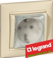 Legrand (легранд) 774120 Valena - Розетка 2К+З с крышкой, защит. Шторки (слоновая кость)